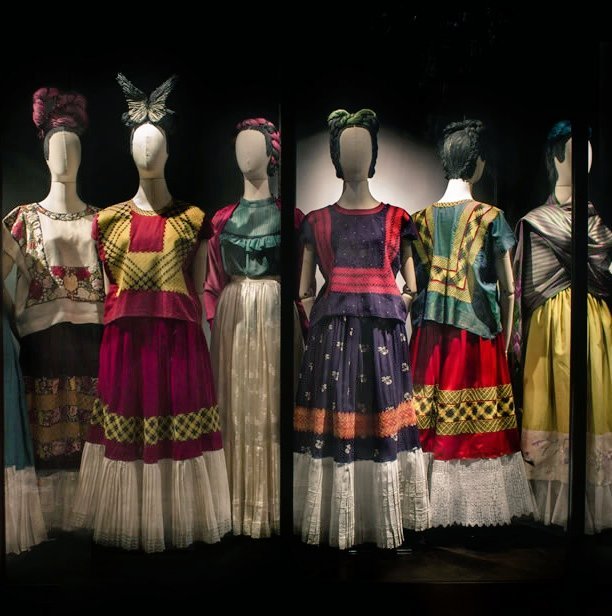 womensart1's tweet photo. The dresses of Frida Kahlo on display in Mexico City. The artist adopted a brightly coloured folk style reflecting her promotion of indigenous arts embraced by the Mexican Renaissance movement #WomensArt #DressesWeek π https://t.co/FKOUMgpnqq
