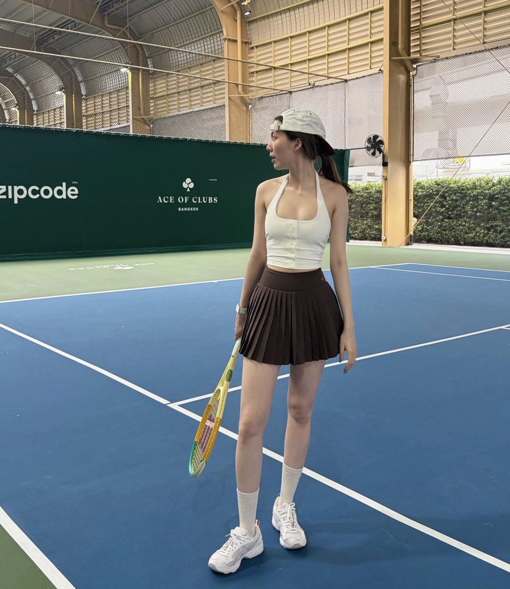 blueorms's tweet photo. ORM PLAYING TENNIS SHES LITERALLY SO ATTRACTIVE?? https://t.co/VxOWWHEZmr