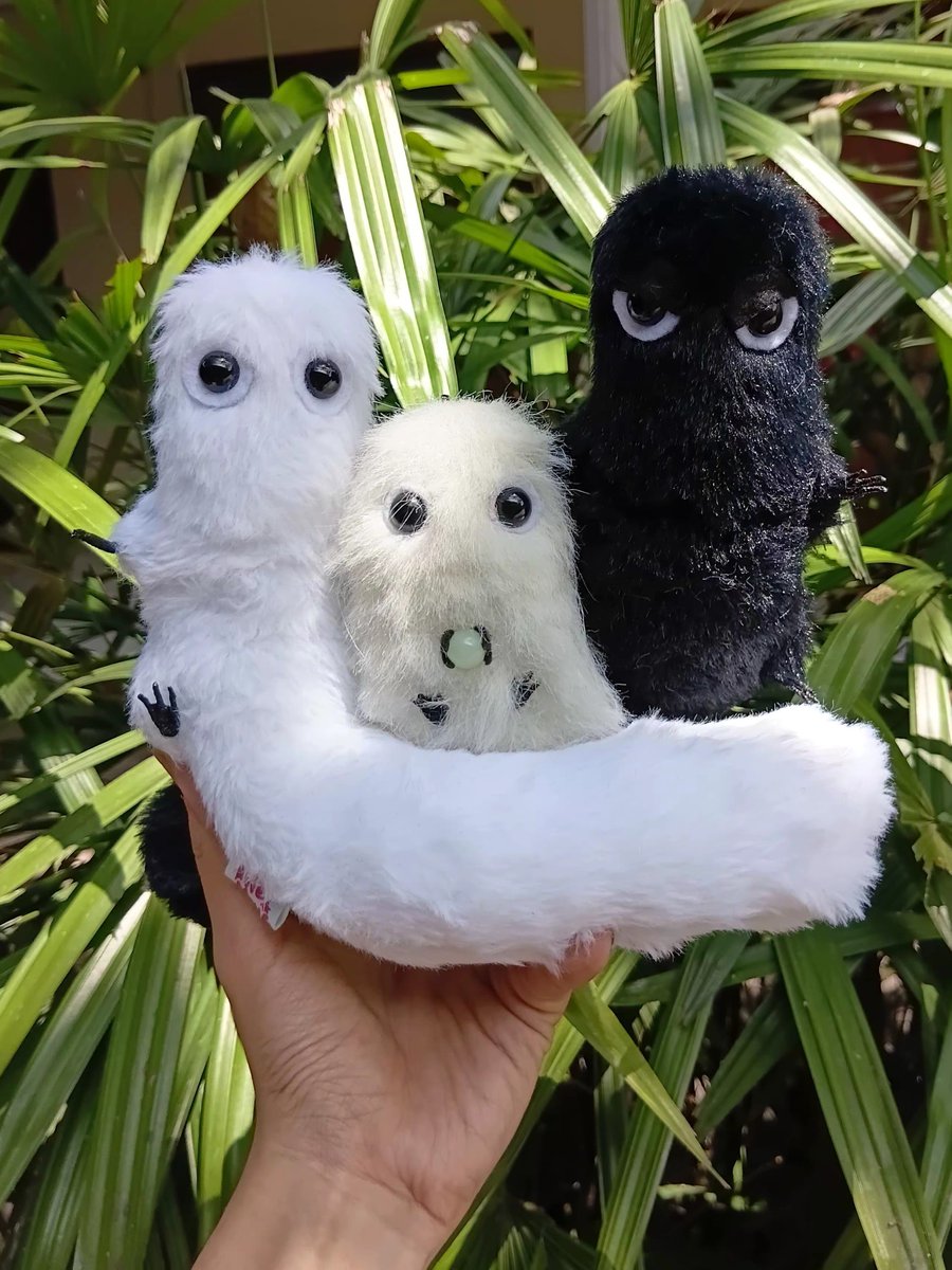 Dalidalyoxoxo's tweet photo. "I was born to a normal Brushbug mom and a normal Brushbug(not so normal) dad" 💗🖤🤍👀

FINALLY BISA BIKIN FOTO KELUARGA BRUSHBUDI 👀🖤👀🤍✨️😭
#witchhatatelier #Brushbug #Brushbuddy https://t.co/7bakpEP2UY