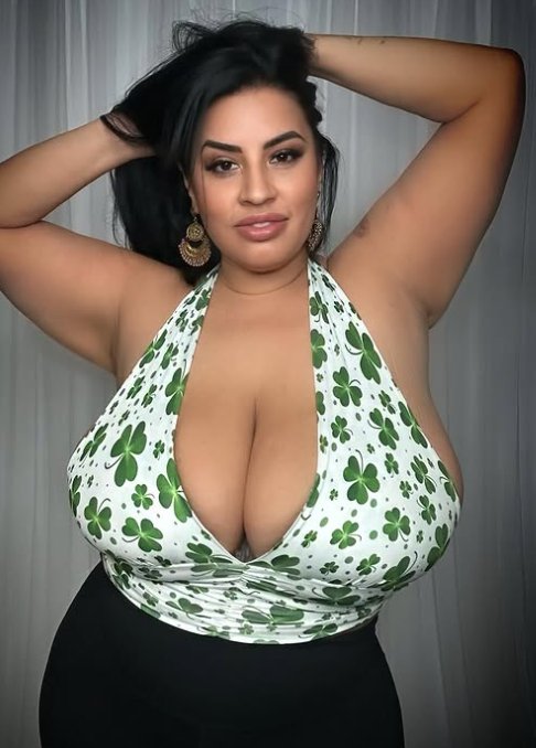 SofiaRoseMuse's tweet photo. Is it normal for my heart to race just by seeing a photo of you? You are the dream of my life, gorgeous 🥰❤️ @SRoseCurves

 #MyLove #Beautiful #Stunning #DreamGirl #SimplyTheBest https://t.co/q9CeTTxW8F