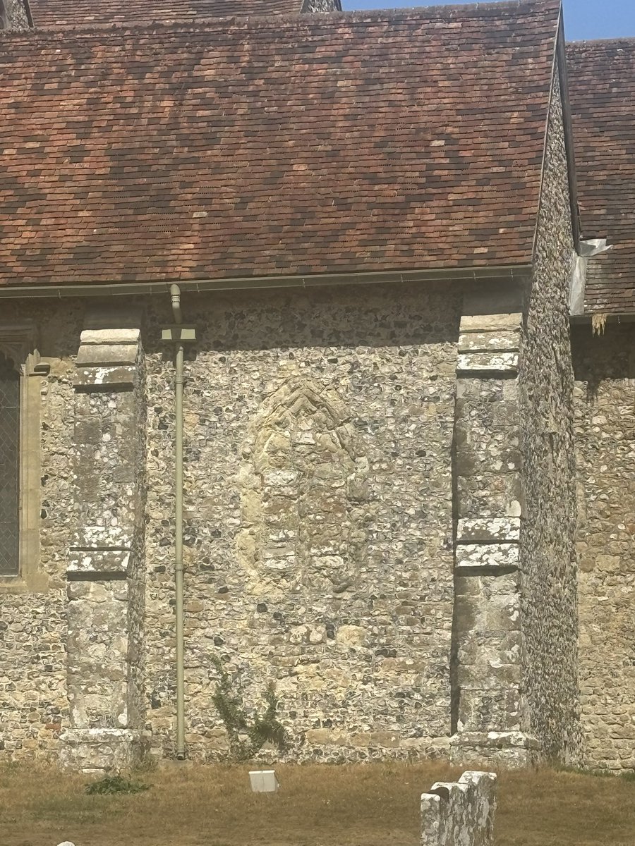Shadows_of_kent's tweet photo. Popped into Harrietsham today, lovely spot 😍
#church #history #village #grave https://t.co/pStzrb1Gly