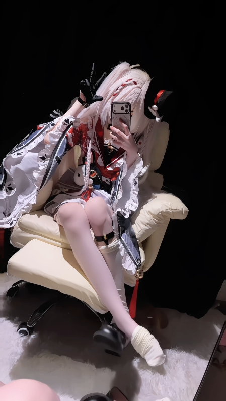 DanielKangu2's tweet photo. 这身还勒着呢，好难受~ 该续火花咯

#火花cos  #cosplay

#陪聊 https://t.co/z1B8wXbVVG