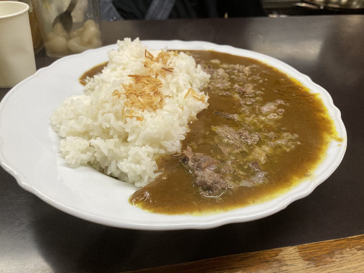 eric_SM_0's tweet photo. とんねるずの番組に出てた牛すじカレーのお店に食べに来た🍛

｢カレーチャンスだ！やー！！｣🥄💨

（メニュー写真、撮影許可いただいてます） https://t.co/BxMXpKgU8f