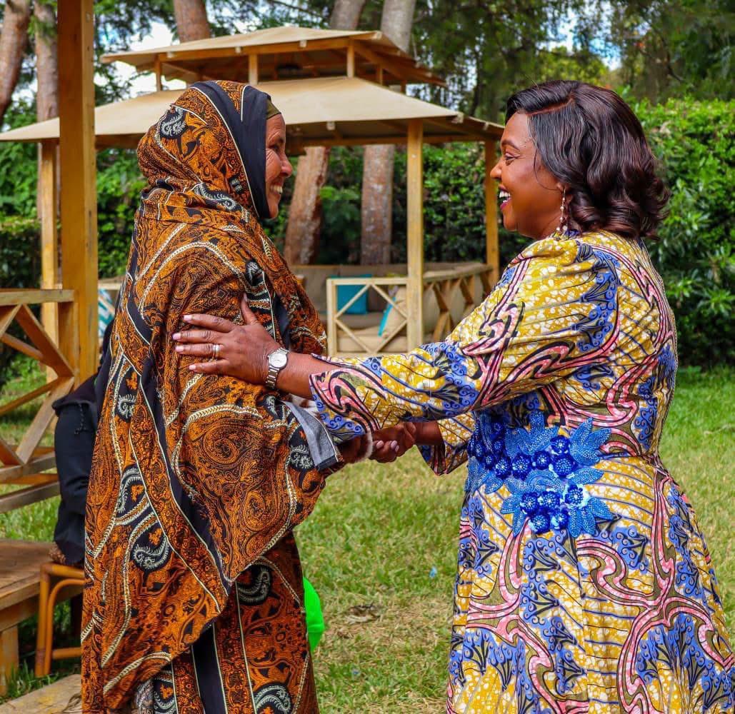 Hon_Njeri_Maina's tweet photo. As others try to divide the mountain, we are expanding it. 

Karibuni sana Mt. Kenya North. 

Isiolo is Mt. Kenya North. 

It’s WANTAM and it’s green! 

💚💚💚

H.E. Rigathi Gachagua, EGH https://t.co/QiDRX3Nv9x