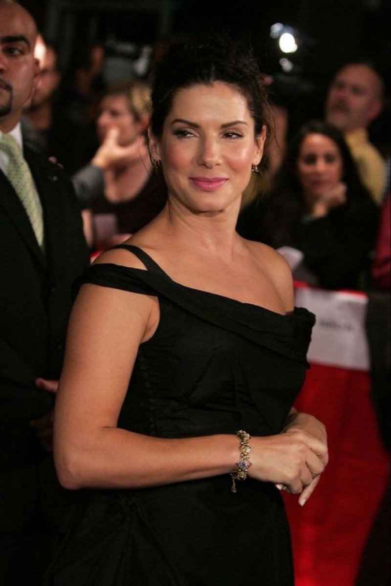 SandraBullock6h's tweet photo. There’s something powerful about knowing exactly who you are… and not feeling the need to explain it. https://t.co/Axoz9kupbd