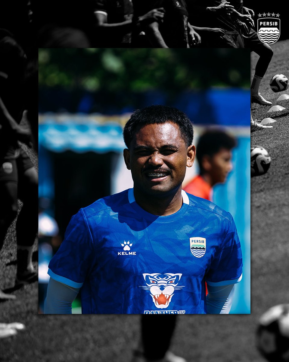 persib's tweet photo. Awali pekan dengan menjaga kebugaran! 💪

Recovery dan pemantapan taktikal menjadi fokus dalam sesi latihan #PERSIB hari ini.

Persiapan terus berjalan. Setiap detail diasah demi tampil maksimal di laga terdekat akhir Agustus nanti. https://t.co/iz940mgu7t