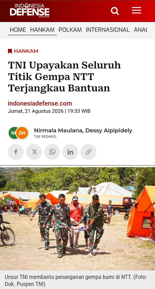 citralenaa's tweet photo. Di gedung sekolah terpencil, prajurit TNI bertindak sebagai guru dadakan yang membimbing membaca, menulis dasar, dan semangat kebangsaan.
Hadir Hingga Pelosok https://t.co/Nxdh7XeP2p