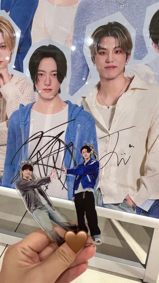 yang_gO02o's tweet photo. 💚🤎🫶🏻 https://t.co/f6NgPEA2fO