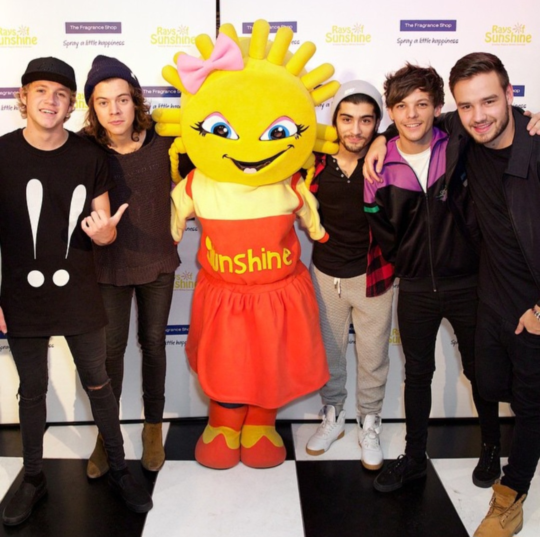 ot5hourly1d's tweet photo. https://t.co/RrGrW8CZ88