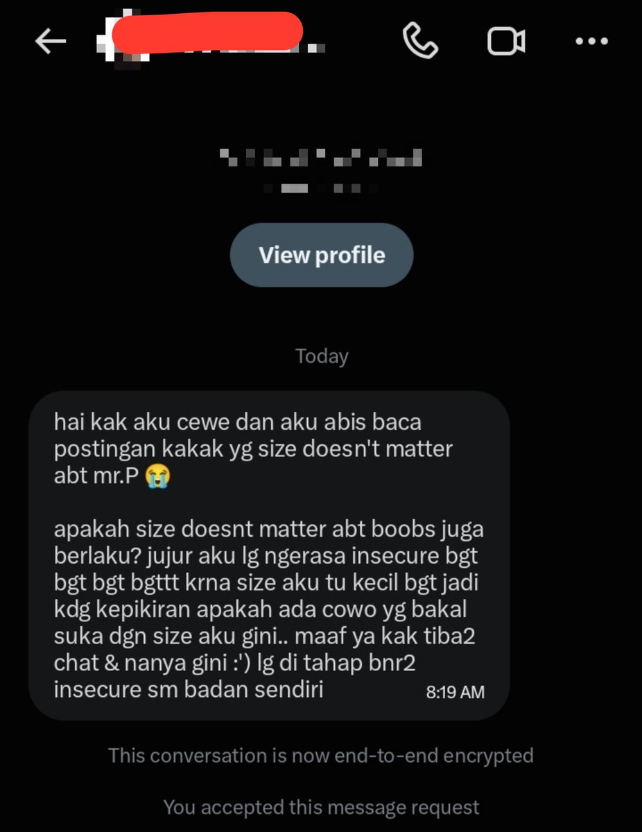 EvenyDarl's tweet photo. Sekarang tobrut or tocil?

Balik lagi perihal anatomi body idaman tuh semua soal "selera", standar dan stereotipe medsos mungkin terkesan meng-agungkan cewe tobrut lebih "mantep" drpd cewe tocil.
Fun factnya ada penelitian yg nyebutin kalo pria dgn ekonomi menengah keatas lebih suka sm cewe tocil. (Bisa diliat di yt:suara berkelas ep. Dr.Boyke)
Insecure mungkin manusiawi, tapi kalo sampe berpikiran gak akan ada yg mau dan suka tuh perihal ukuran toket, menurutku gak perlu ya gurls apalagi sampe kepikiran berlebihan jadi stres. Gak sedikit ko cowo yg punya selera sm cewe tocil, ditambah lagi aku yakin kamu punya value lain ko yg bisa buat insecurenya kamu itu ilang.

Buat para cowo pecinta tocil atau yg gak permasalahin ukuran toket, atau para cewe yg pernah insecure jg sama bentuk badan kalian coba dong sharing pov kalian 💋