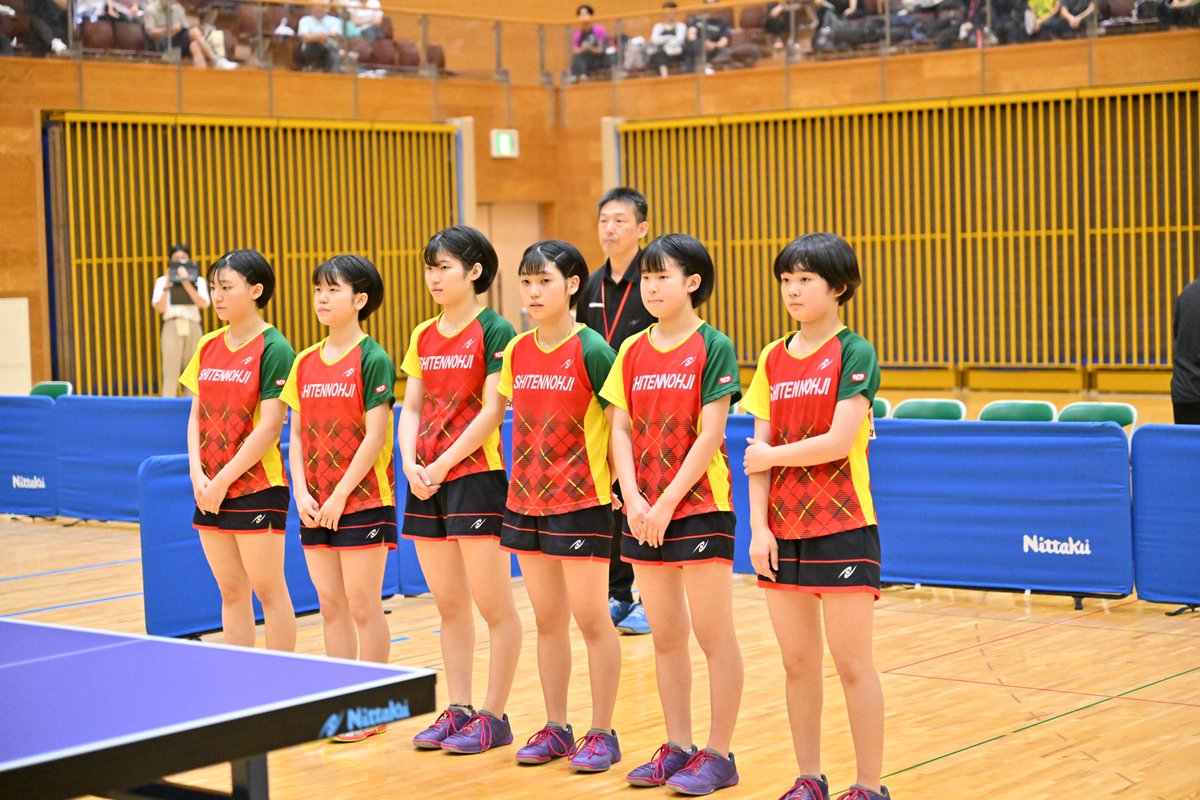 takurepo's tweet photo. #総社全中
▼女子団体決勝の結果
横浜隼人（神奈川）　3-2　四天王寺（大阪）

横浜隼人が四天王寺をラストまでもつれる大接戦の末に下し、全中初優勝です！おめでとうございます！！

#卓球レポート #卓球 #卓レポ https://t.co/uqvWn4JIal