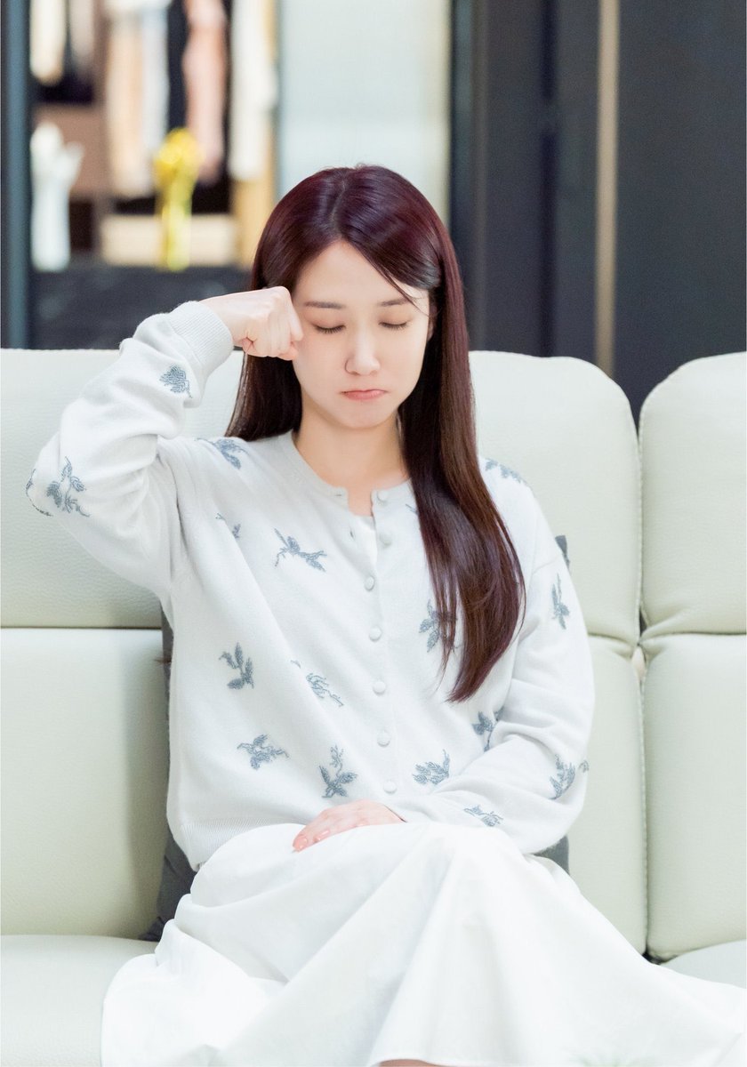 kdramas__'s tweet photo. eunbin doing her signature pose thrice for spooky in love🥹

#spookyinlove #parkeunbin https://t.co/ybyldMKjg7