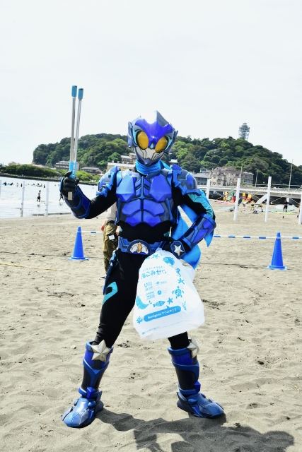 sea_saver's tweet photo. 2026年8月22日（土）第226回海さくらゴミ拾い（サザエさんとどすこいビーチクリーン2026)を実施させていただきました。、773名ご参加の皆様と、サザエさんやマスオさんや大嶽部屋の力士と一緒に、可燃ゴミ14袋、不燃ゴミ6袋（共に30L）を回収しました。 https://t.co/dRSTVj8ZMg