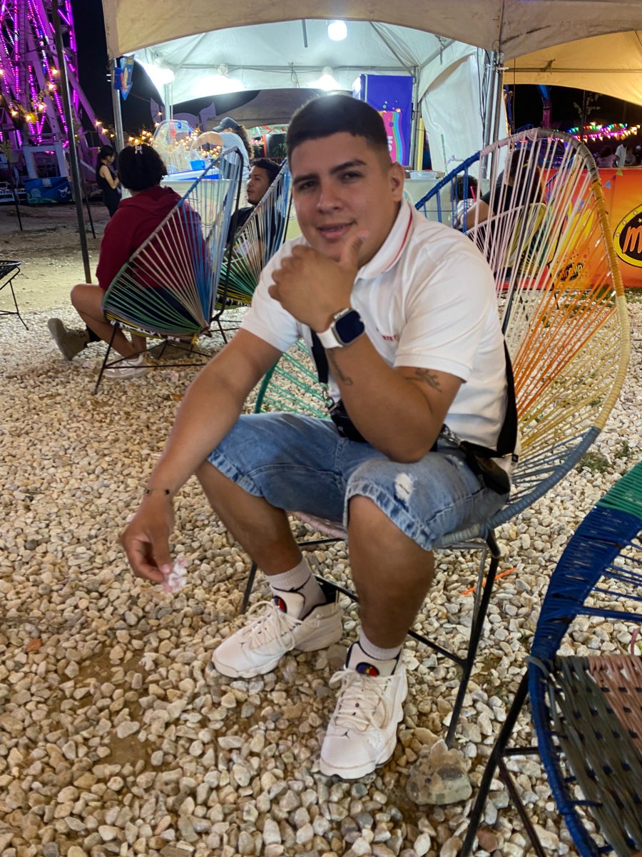 andervilla99's tweet photo. Buenas noches💫. https://t.co/SDVA8zh56W