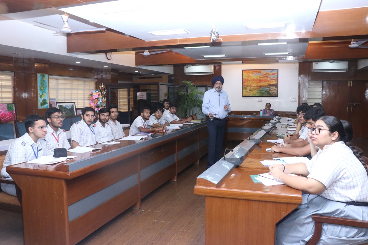 BhavanPanchkula's tweet photo. Accountancy Masterclass Workshop at @BhavanPanchkula,in association with @SultanChand_SCS.
Led by CA.(Dr.)G.S.Grewal,the workshop explored AI in Accountancy,NEP-aligned pedagogy,competency-based assessment and key Accountancy concepts,along with exam strategies for Class XII https://t.co/r11vcSmnOi
