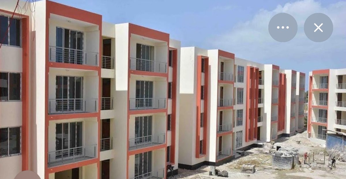 mundu_useful's tweet photo. You guys are all MIKORA’s. You have BOUGHT all AFFORDABLE HOUSING UNITS In DIANI (units sold out) alafu you shouting vile AHP ni mbaya! @Osama_otero please tell your DAD to start a new project in Diani I also want a house by the Beach. https://t.co/ueQ1gX1wv3
