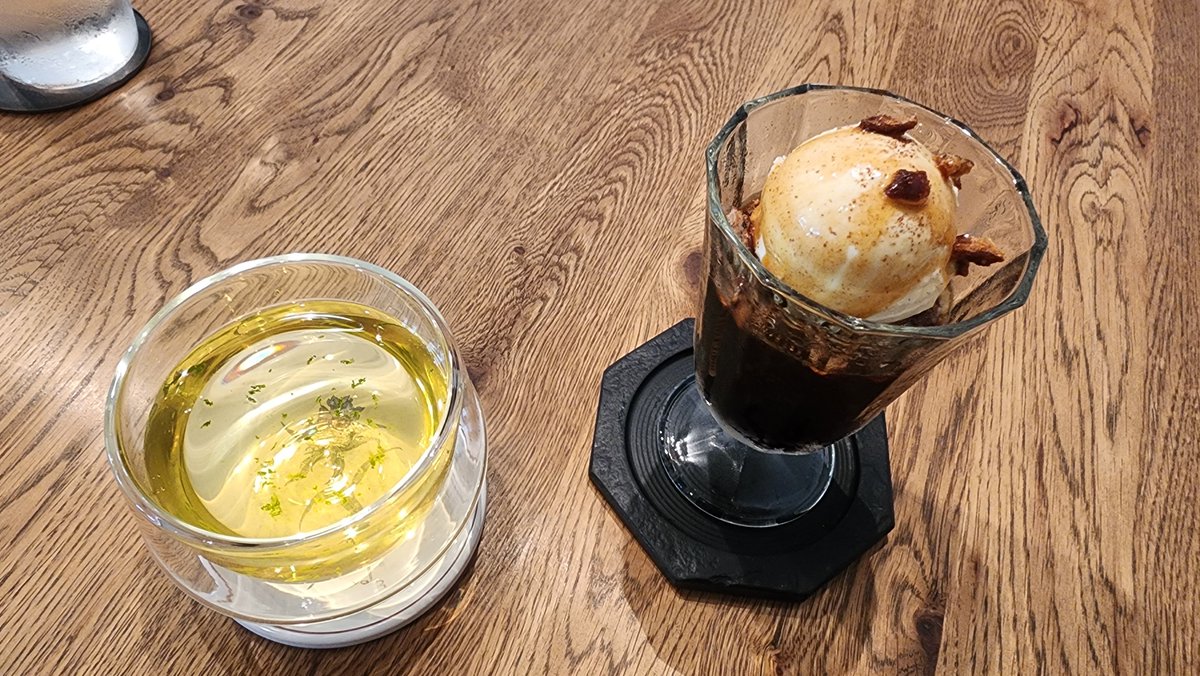 rin_nkmr's tweet photo. えりざさんと一緒に優雅なランチ(*´ω｀*) https://t.co/aqWmAh6sBq