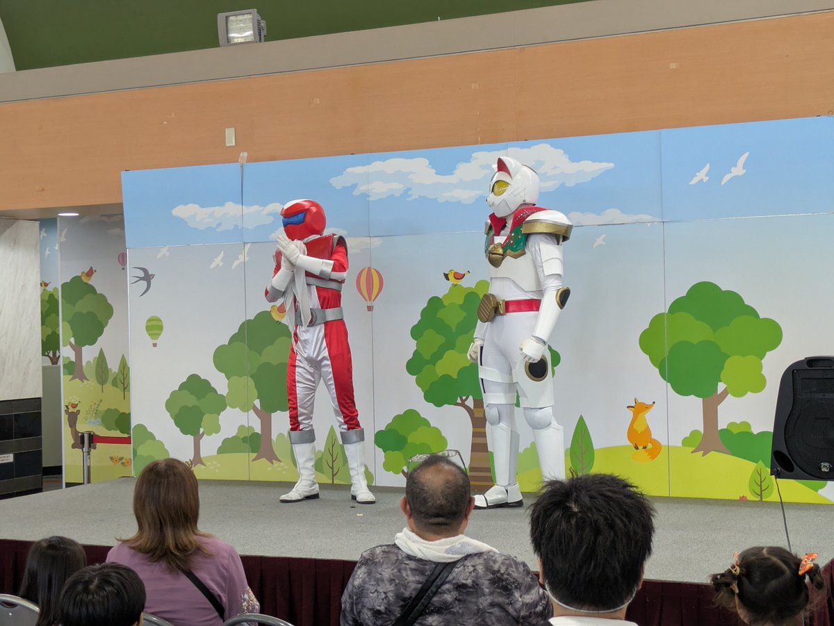 Mojipro's tweet photo. 昨日は #大阪ヒーロー夏祭り にお邪魔してきました！！
突然行ったのに皆さん快く受け入れてくださって本当に嬉しかったし楽しかったです！！

絶対また関西イベント行きます！
ヘキサアイズさんは三重までの送迎本当にお世話になりました！ https://t.co/LylRtbF7Ve