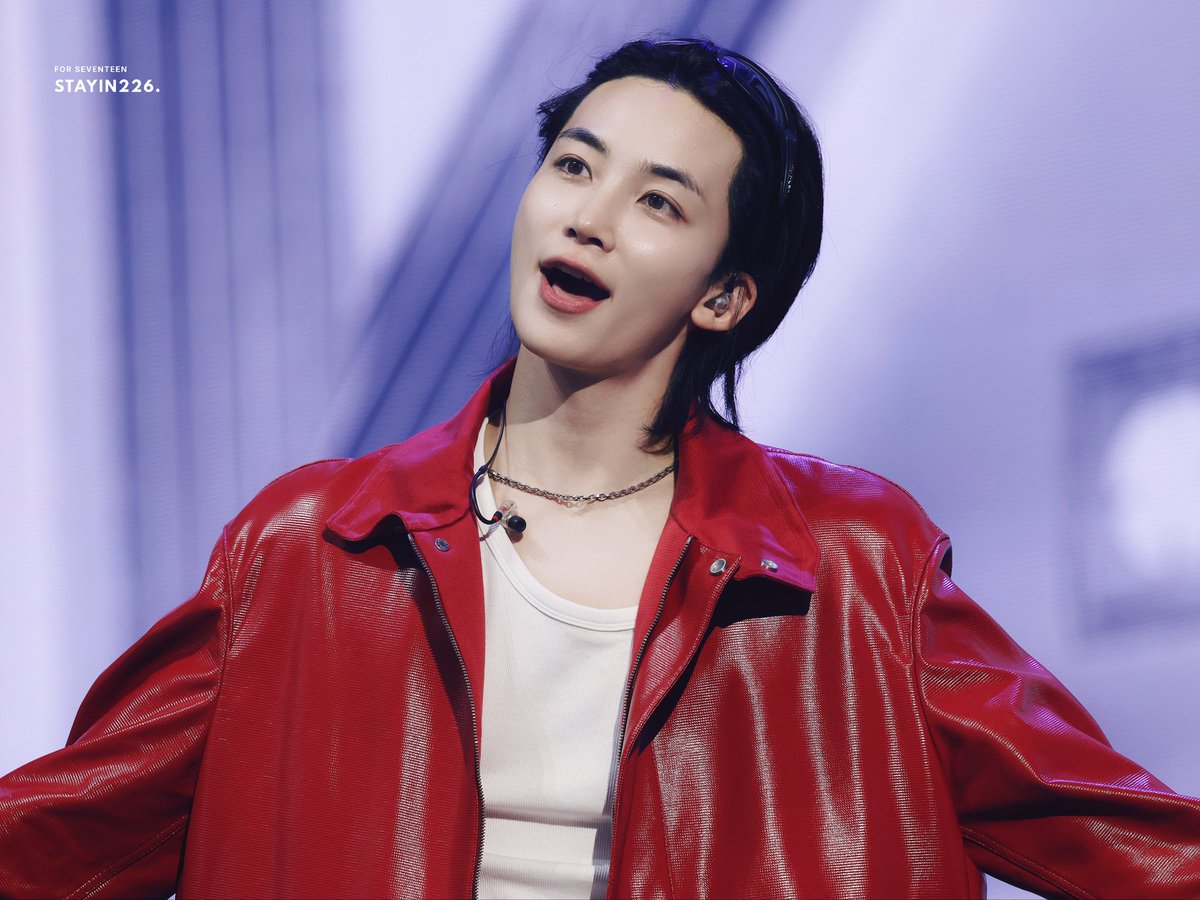 stayin226's tweet photo. 260823 디노‘s팬 콘서트D3

토끼야 토끼~♡´͈ ᗜ `͈♡

#JEONGHAN  #정한 #윤정한 #ジョンハン
#SEVENTEEN #세븐틴 https://t.co/4glovXqzZO