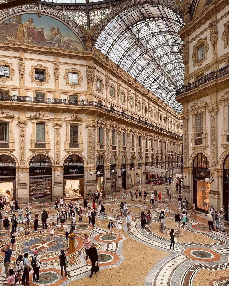 PrettyCitiesX's tweet photo. Milano, Italy 🇮🇹 https://t.co/LUBEs8idpe