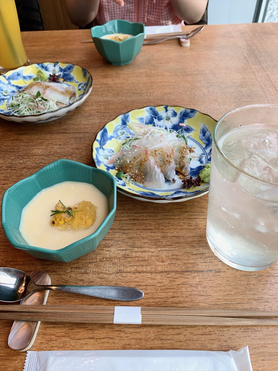 amouSR400's tweet photo. 色々と食べたり飲んだり https://t.co/GoYzk0Tzg4