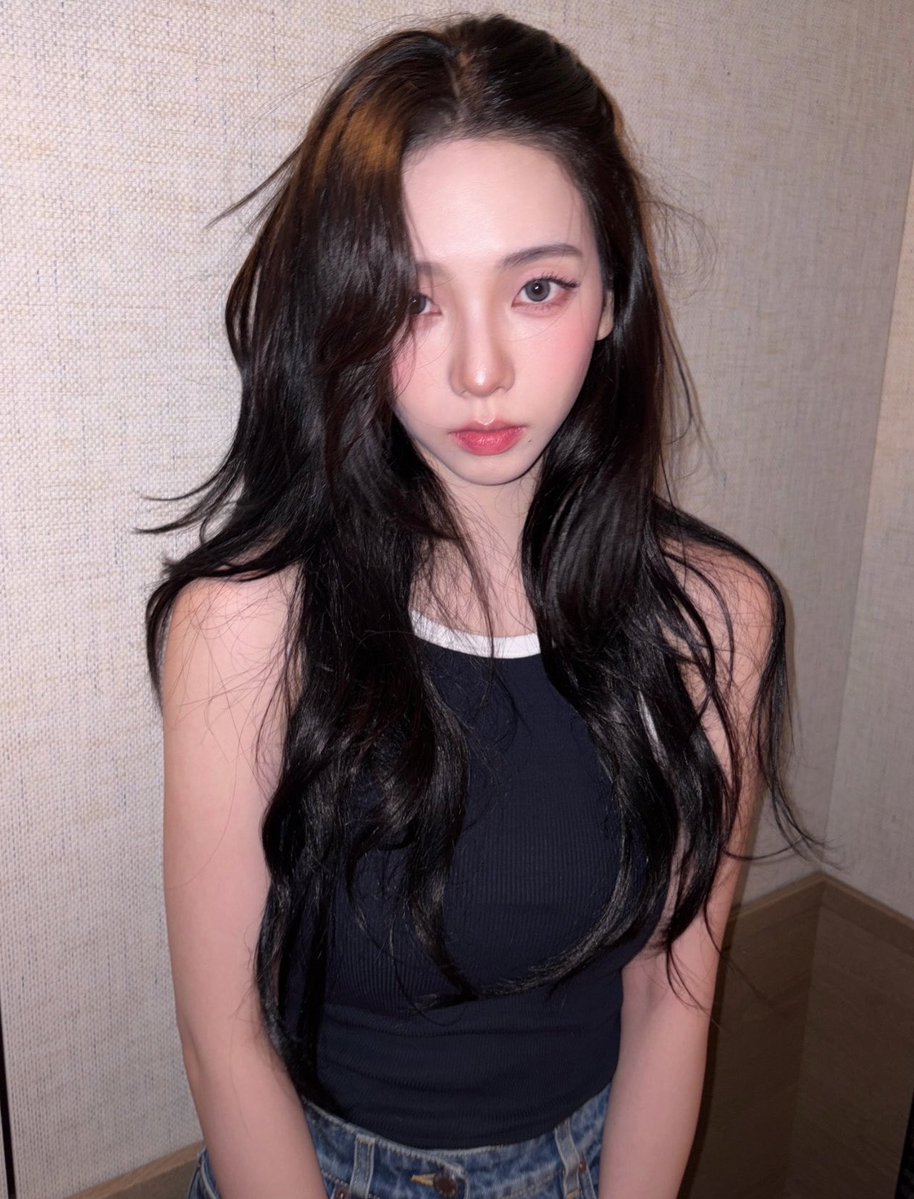 KRINALOOKS's tweet photo. FACE CARD #KARINA #카리나 https://t.co/N6mnKr0ktS