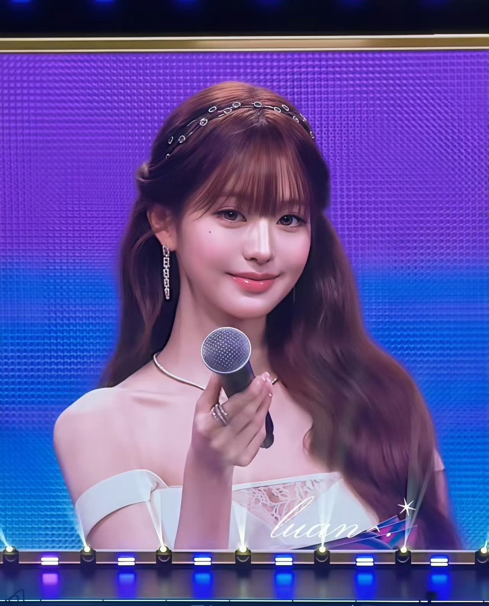 j_qvicky7's tweet photo. oh my Princess👑
2026 HONG KONG TIMA 
wonyoung in big screen 
#WONYOUNG #JANGWONYOUNG   #장원영 #원영  #ウォニョン #TIMA #IVEatTIMA #張元英 #張員瑛 #IVE #张员瑛 #张元英 https://t.co/UXe7SpzSVa