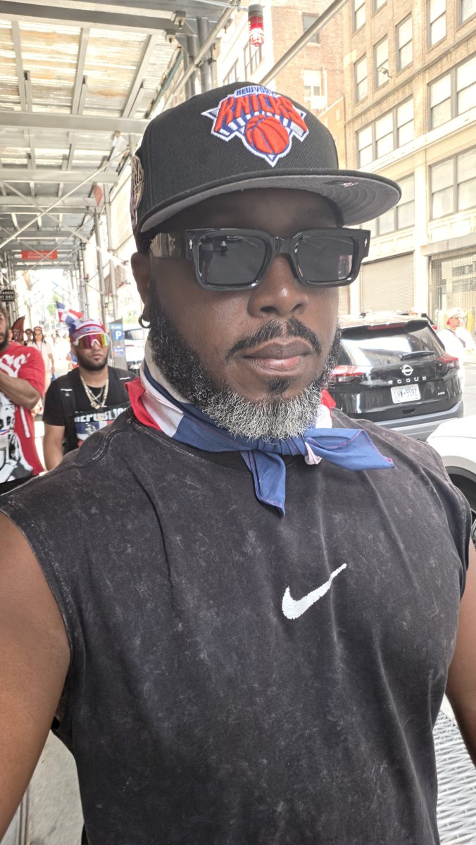 elfuerte023's tweet photo. Dominican parade https://t.co/yp5yA7y3Rn