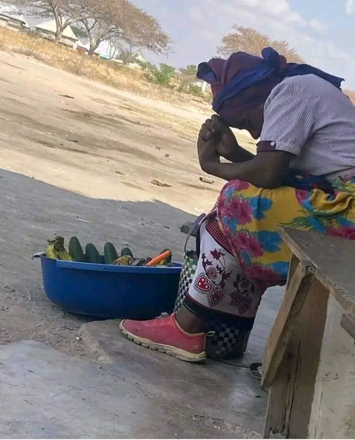 Mobyle001's tweet photo. God bless every hustling parents out there 🙏 https://t.co/UXsSn4oyo5