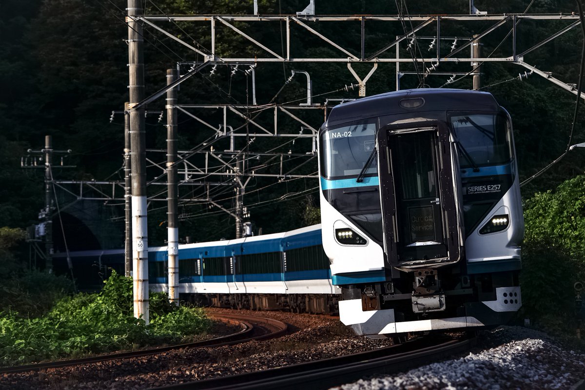 E195_E_257's tweet photo. 2026.8.19
回3092M 特急湘南22号送り込み回送
E257系 NA-02編成

電車勢にはツラい米神アタックでしたが2発目はなんとかな晴れでいただけました。
条件が揃えばまた出たいところです
朝早くから撮影されていた皆様お疲れ様でした。 https://t.co/4xtJ3tP028
