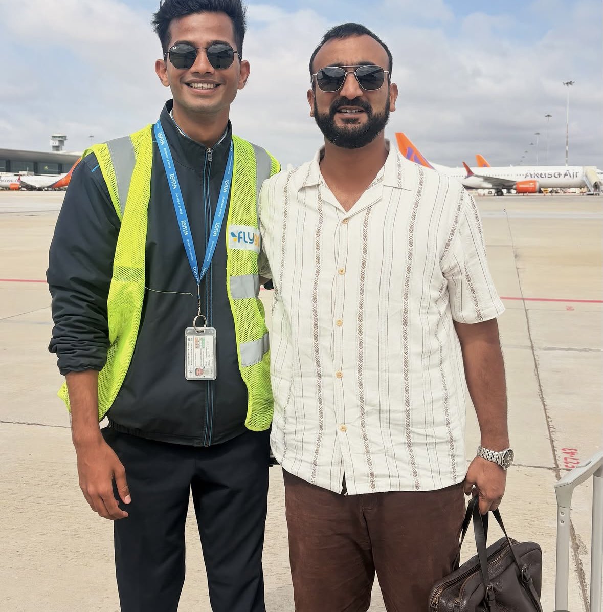 PlatypusX9's tweet photo. Did you recognise the guy in shades? https://t.co/4BKThccq3x