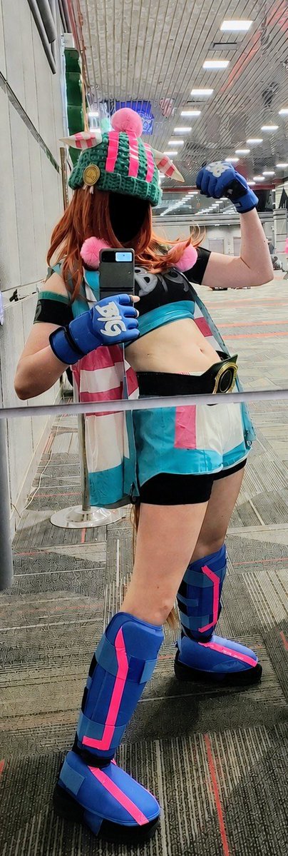 squishy_bao_'s tweet photo. okkkkkkk I know u guys wanted to see the cosplay but I wanted to take more photos before I posted any because I took one at the con but we had to leave early due to health issues (DW I WILL TAKE MORE PHOTOS) but I was lowk tired and u guys deserve to see it so YAYYYYYY 🫶 https://t.co/Qh5SbP7NAS