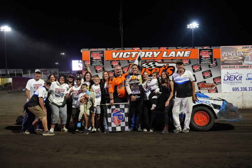 HusetsSpeedway's tweet photo. RECAP: Goos Jr., Olivier, Gulbrandson and Vander Weide Victorious on Thunder Road Night at Huset’s Speedway!

Read more at https://t.co/futkyeH1ND https://t.co/zsMzknaEBw