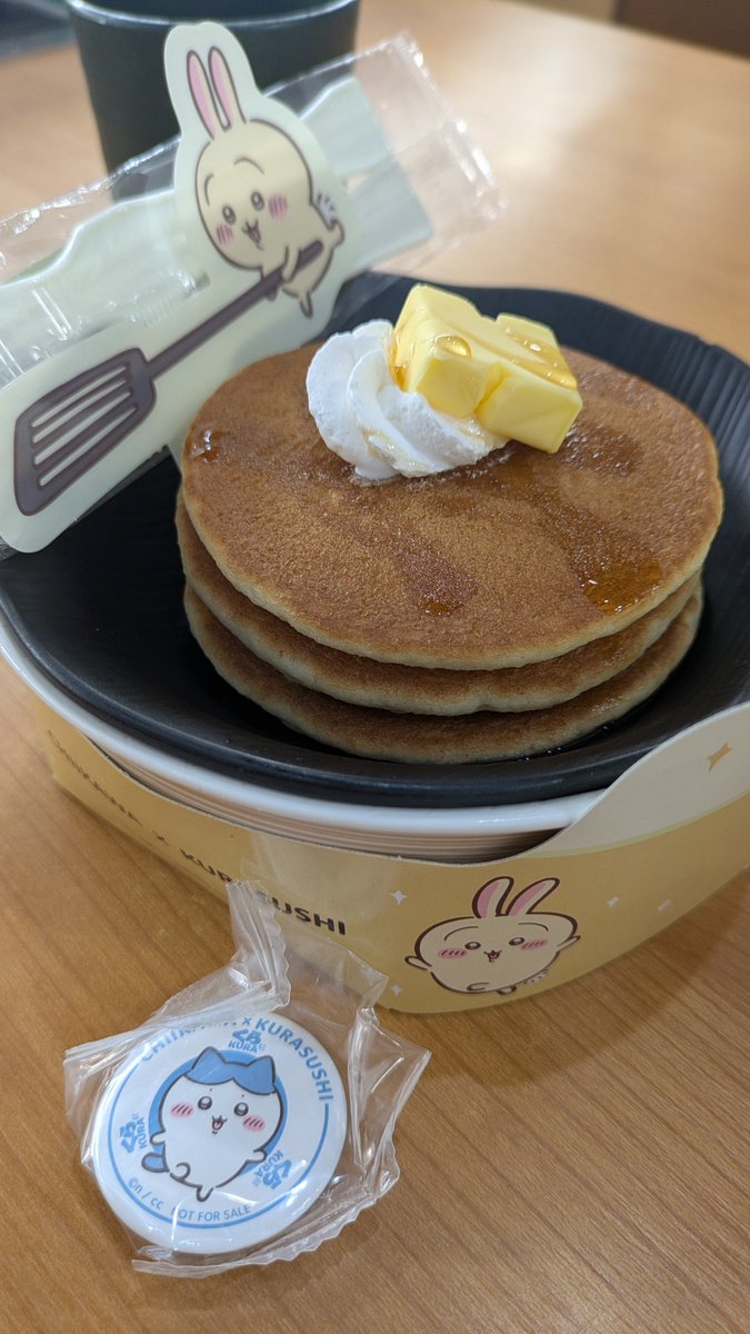 Snow18924763's tweet photo. くら寿司で食べてきましたー！
ビッくらポンでハチワレバッジ当たった✨️ゲーセンでハチワレもGETです😆 https://t.co/geyUOErnzy