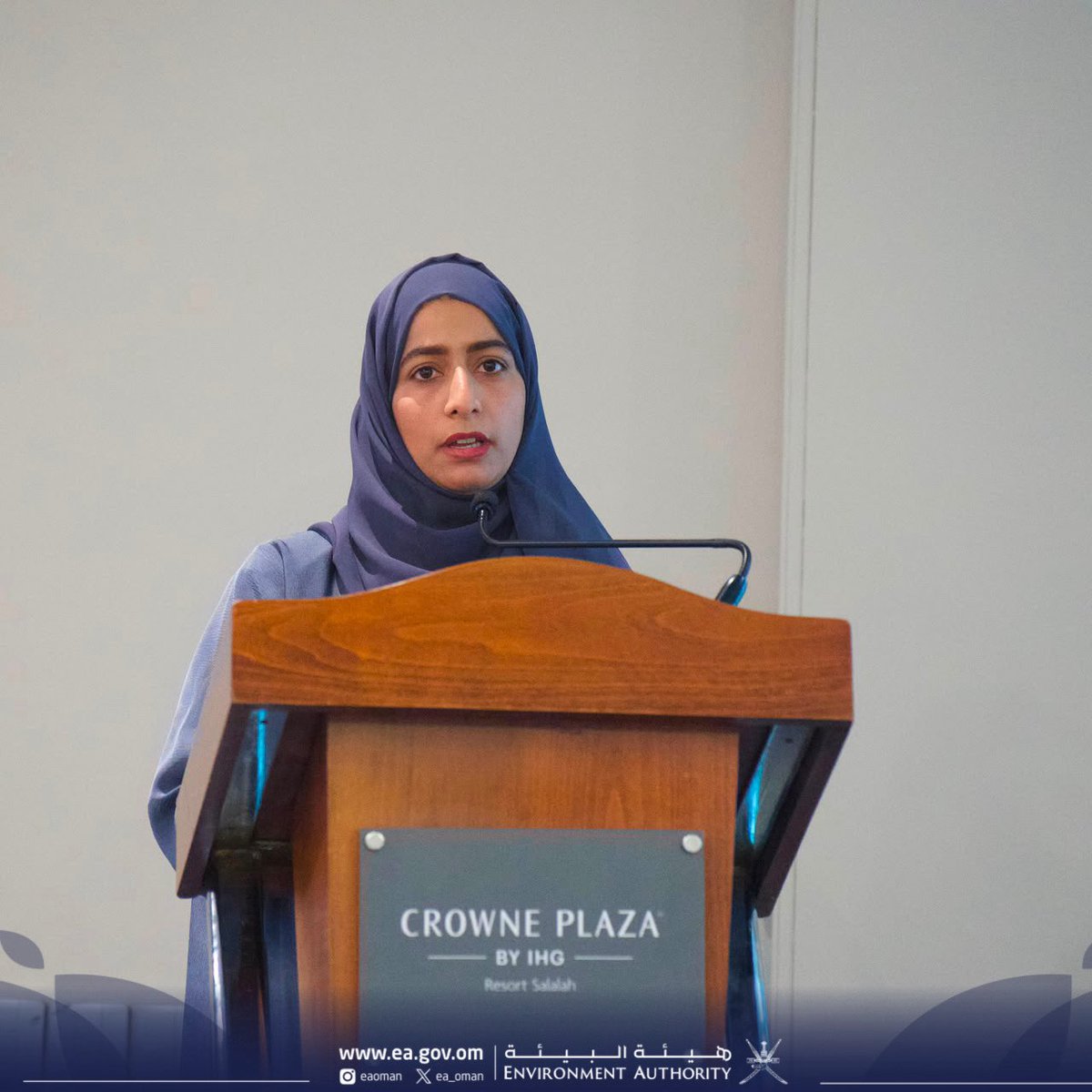 ea_oman's tweet photo. #هيئة_البيئة | انطلاق أعمال ورشة عمل مناقشة مسودة الاستراتيجية الوطنية للإدارة المتكاملة للنفايات في #صلالة، بمشاركة الجهات الحكومية والمؤسسات ذات العلاقة، وذلك بهدف إثراء التوجهات الاستراتيجية وتطوير منظومة وطنية أكثر كفاءة واستدامة لإدارة النفايات.

تستعرض الورشة على مدى يومين، الواقع الراهن للقطاع وتحدياته وفرصه المستقبلية، إلى جانب المخطط الرئيسي لإدارة النفايات، نحو منظومة وطنية تدعم الاقتصاد الدائري ومستهدفات #رؤية_عُمان 2040.
