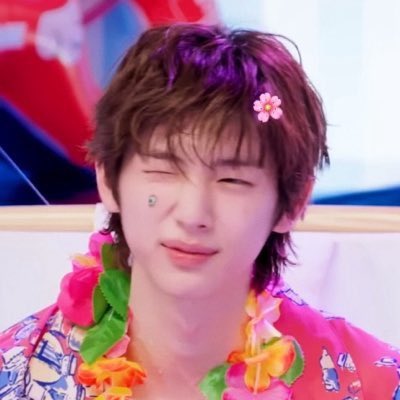juhoonwink's tweet photo. pink poyoyoi 🌸 https://t.co/VErLwbeR7Y
