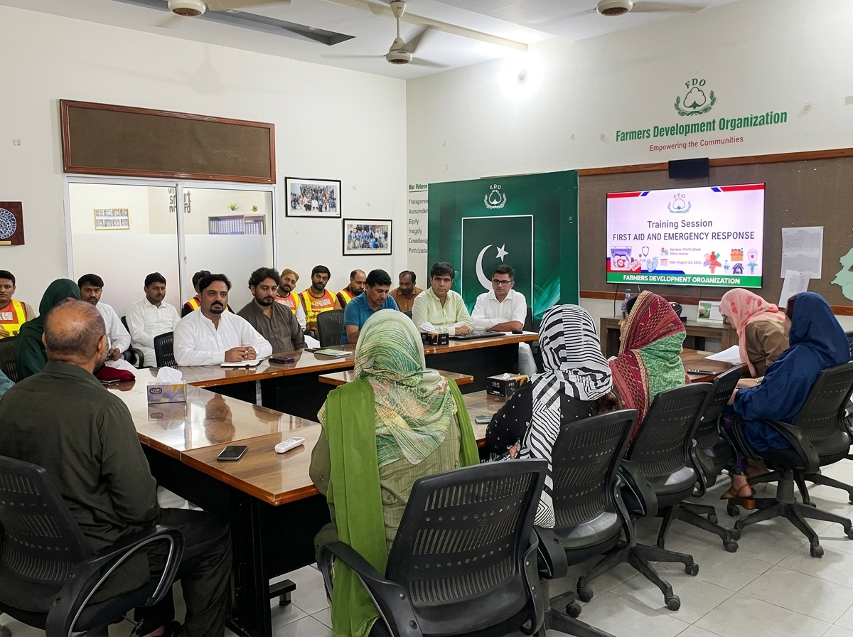 FDO_Pakistan98's tweet photo. FDO Central Office held a First Aid &amp; Emergency Response Session led by the Rescue 1122 Multan team, covering CPR, bleeding control, and emergency safety through practical demonstrations. 🚑❤️‍🩹#FDO #Rescue1122 #FirstAid #EmergencyResponse https://t.co/QL4HuBJTfQ