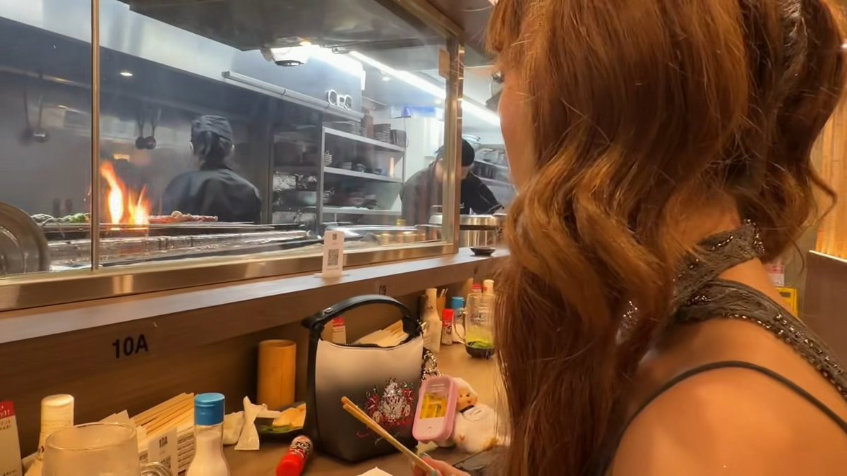 retroyves's tweet photo. walang kiss sa tokyo, pero nag-date sa tokyo 🥰 https://t.co/VUk6uvX8x6