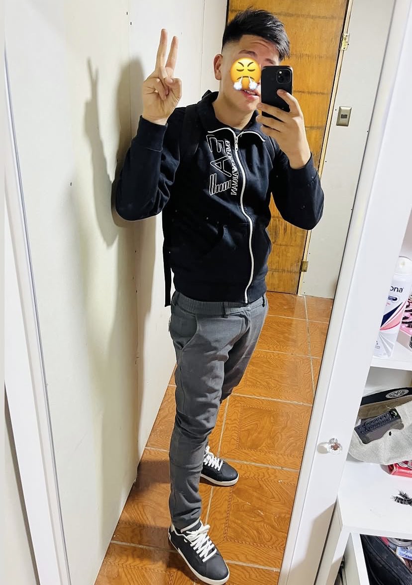 BenjaminMoamnau's tweet photo. Hace años cuando iba en primero kskdnsk 🙂‍↕️🙂‍↔️ https://t.co/i3ywFJQfIS