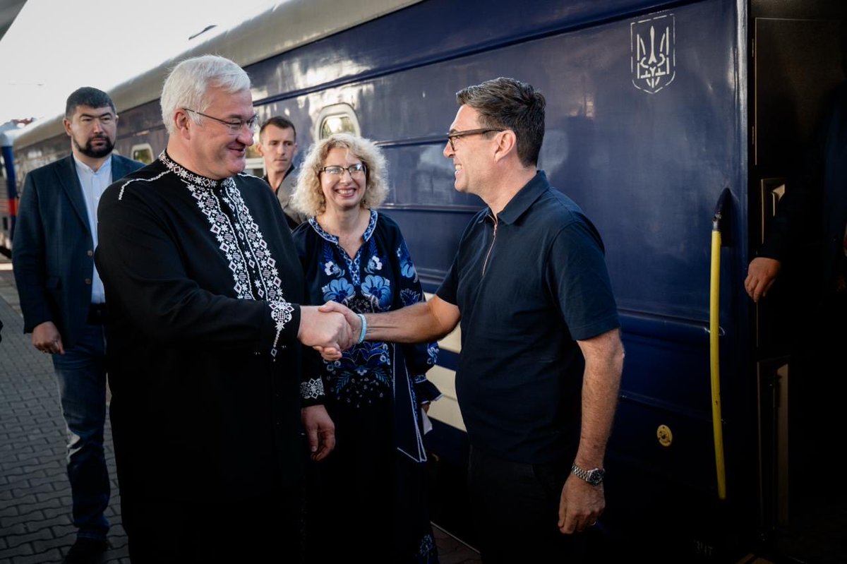 andrii_sybiha's tweet photo. This morning at the Kyiv Railway Station, we were pleased to greet our allies who are joining us to celebrate 35 years since Ukraine restored independence. 

Welcome to Kyiv, 🇪🇺@eucopresident, 🇬🇧@andyburnham, 🇱🇺@LucFrieden, 🇲🇩@sandumaiamd, 🇪🇪@AlarKaris!

For Ukraine, independence is not an abstract idea. We defended it against all odds. In times like these, nations learn how important it is to have allies by your side. 

And today, we know for sure who our true friends are. We are deeply grateful to all our partners who have stood with Ukraine, strengthened our ability to defend ourselves, and helped us preserve the freedom we fought so hard to regain. 

Your support is part of Ukraine’s strength.