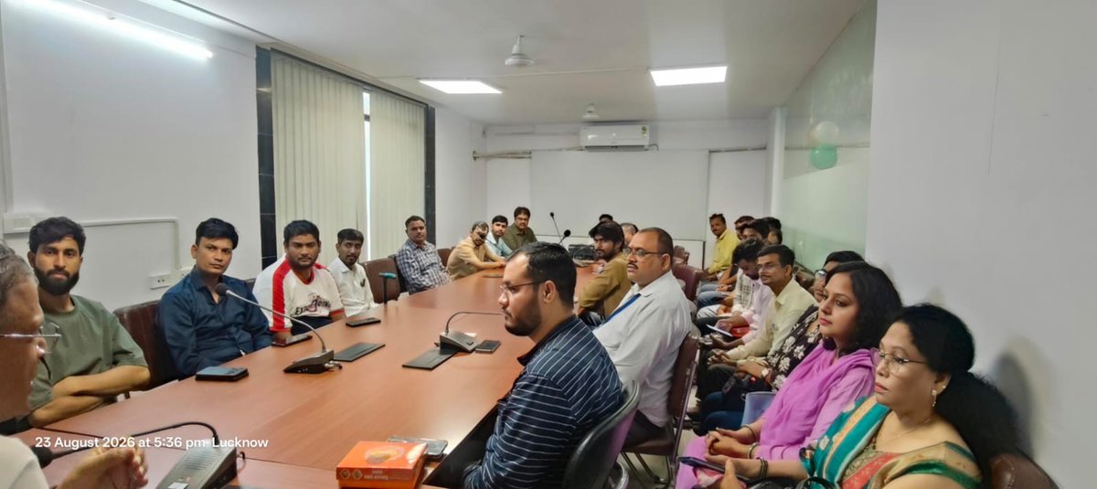 CSCUttarPradesh's tweet photo. 📍 CSC उत्तर प्रदेश  
👥MD CSC श्री अखिल कुमार जी की उपस्थिति में "वीएलई संवाद" आयोजित कर विस्तृत फीडबैक लिया गया।  

💻 राज्य तथा फील्ड टीम से संवाद कर चुनौतियों पर चर्चा। 

✨स्टेट हेड श्री राजेश मिश्रा एवं वरिष्ठ उपाध्यक्ष श्री नवीन पटवर्धन सहित अन्य वरिष्ठ अधिकारी उपस्थित रहे https://t.co/mp4DKIne82