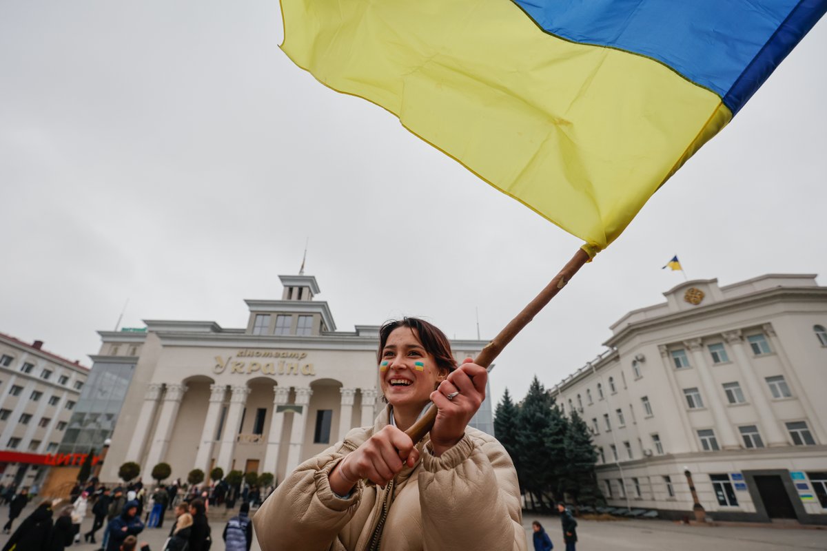 SweMFA's tweet photo. Today we mark the Independence Day of Ukraine 🇺🇦🇸🇪

On 24 August 1991, Ukraine declared independence from the Soviet Union – a crucial step in Ukrainians’ long fight for freedom and national autonomy.

Today, Ukraine and the Ukrainian people are once again defending their freedom and independence against Russia’s full-scale invasion. Sweden stands by Ukraine’s side – today and every day.

З Днем Незалежності, Україно!

#StandWithUkraine

Image: Collection of War Photos