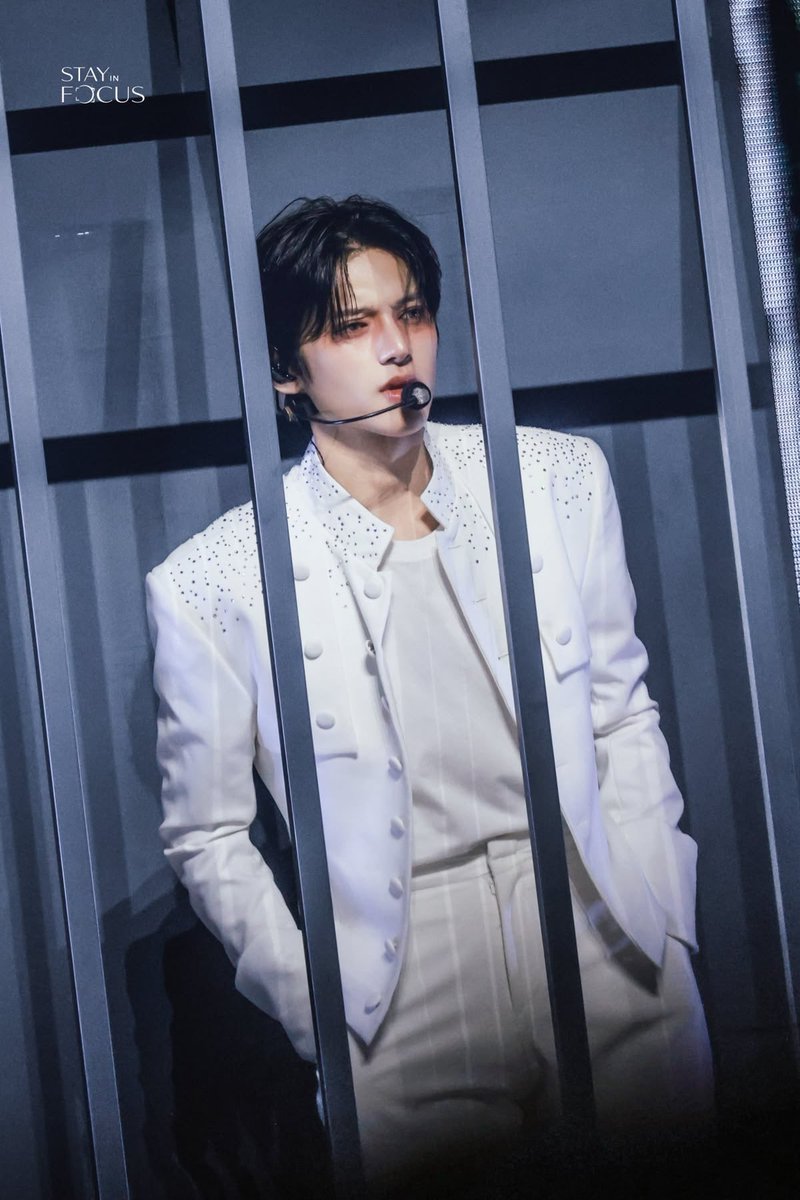 starlit_woo's tweet photo. 아 조아,,♥︎
오늘은 𝐎𝐮𝐭𝐥𝐚𝐰 하쟈 - ☆ https://t.co/hxxhT6rcse