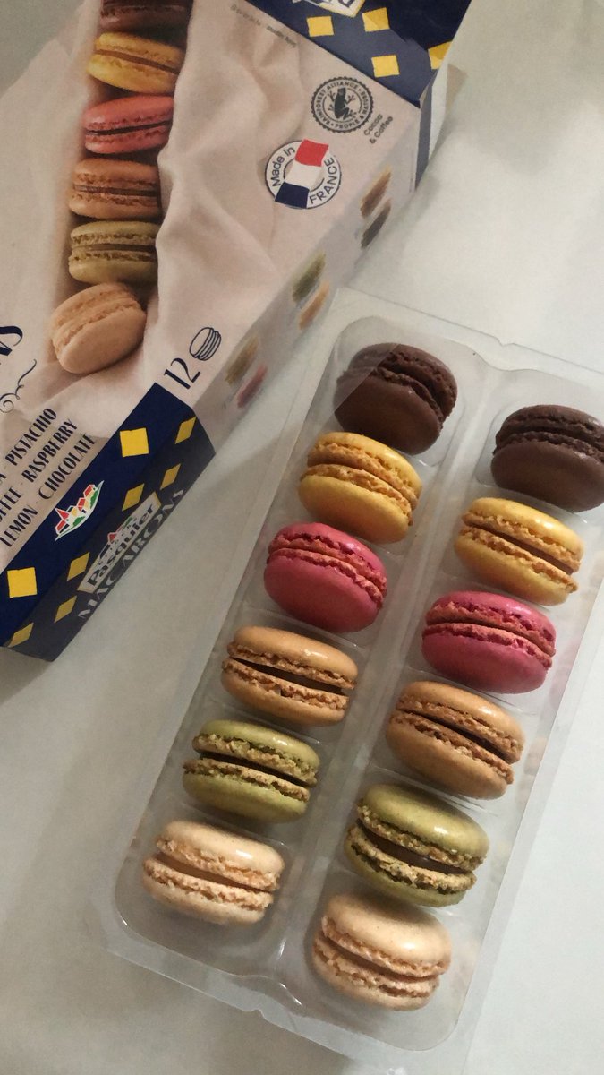 bbhedgehog2's tweet photo. 마카롱 우유 말먹 너무 맛잇내이거 https://t.co/ck0XSAwzSz