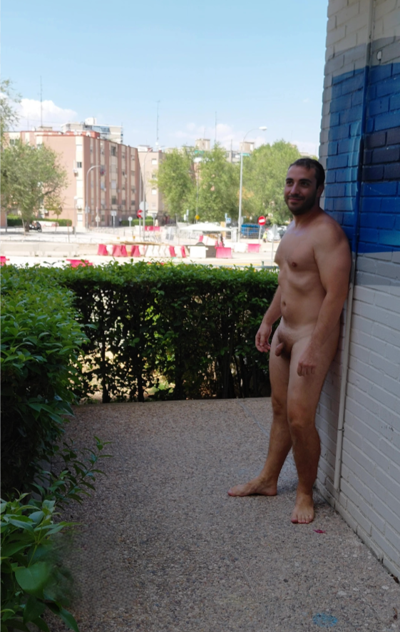 EduardoNude2's tweet photo. #FelizLunes Revisando como avanza la obra de la M30
❤️y🔄
#new #photo HD https://t.co/oLet2RqVX3 

#EnBocaDeTodos #Mañaneros24A #naked #motivational #nudismo #nudism #nakedPublic #nakedwalk #naturist #NaturistLife #nudistlife #nude #onlyfans #outdoor #exhib #Art #men #24AgostoESP https://t.co/u8Xfuhatsh