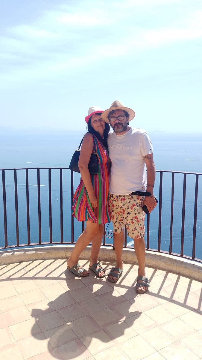 Uther_Pendrqgon's tweet photo. Si è sobbarcata 8 presentazioni del mio Libro il minimo che potessi fare era portarla a Ravello https://t.co/A7KrsOA3Dr