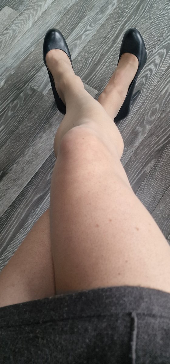 nicolamason84's tweet photo. Today's heels and legs 👠 #stockings #heels #tights #pantyhose #highheels #hose #pantyhoseperfection https://t.co/zJrwOxzsTb