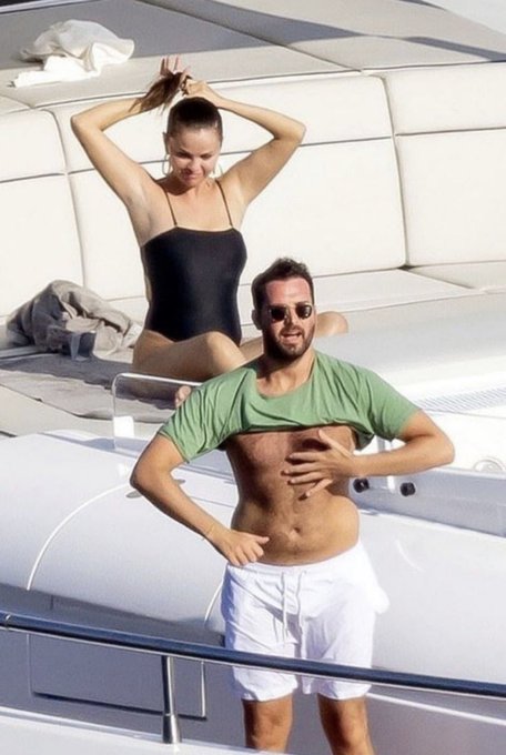 3301_Intel's tweet photo. Selena Gomez spotted out with a mystery man in Italy following her breakup with Benny Blanco. 👀🇮🇹🔥 The internet is already talking. 😮‍💨 https://t.co/km53nU9r4r