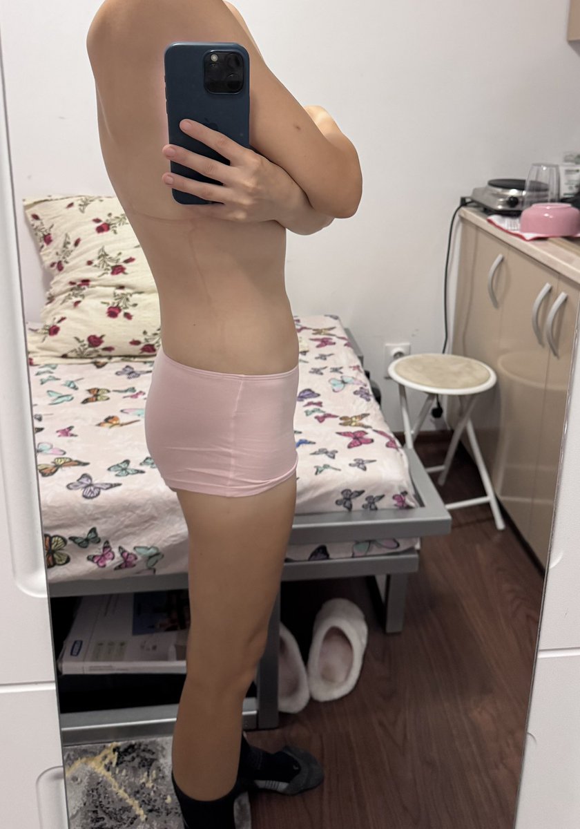 bulimic4ever's tweet photo. 24/08/26 3 days b/p( T-Sat ) 4 days restricting( M-W and Sun) #edrtwt #weighin #shortgirl #edtwtᅠ #ana #anatwt #mia #miatwt #bodycheck #edtwt #piggy #pig #fatgirl #fatt #muffintop #bmi #fatspo #weight #ricecake #ricecaketwt #fat #legs #cow #edtwtㅤ #stomach https://t.co/2pgE73bYtW