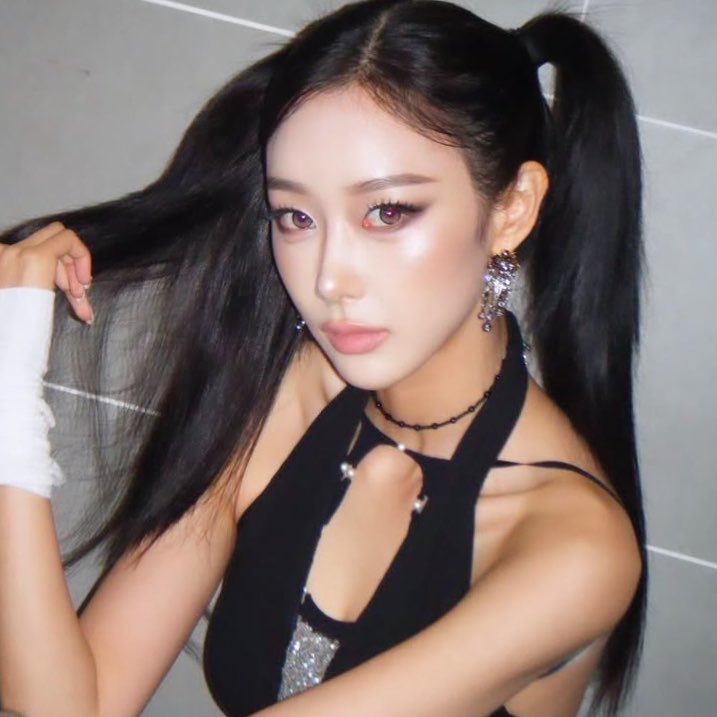 aespabarbies's tweet photo. this is one of her best looks idgaf https://t.co/TRDy0S6HuZ